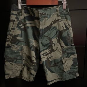 Wrangler camo cargo shorts
